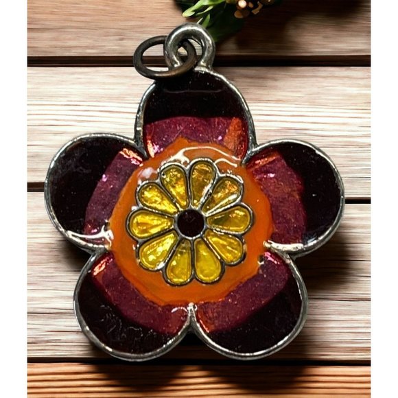 Unbranded Jewelry - Flower Pendant Vintage Silver Tone Daisy 1.5" Across